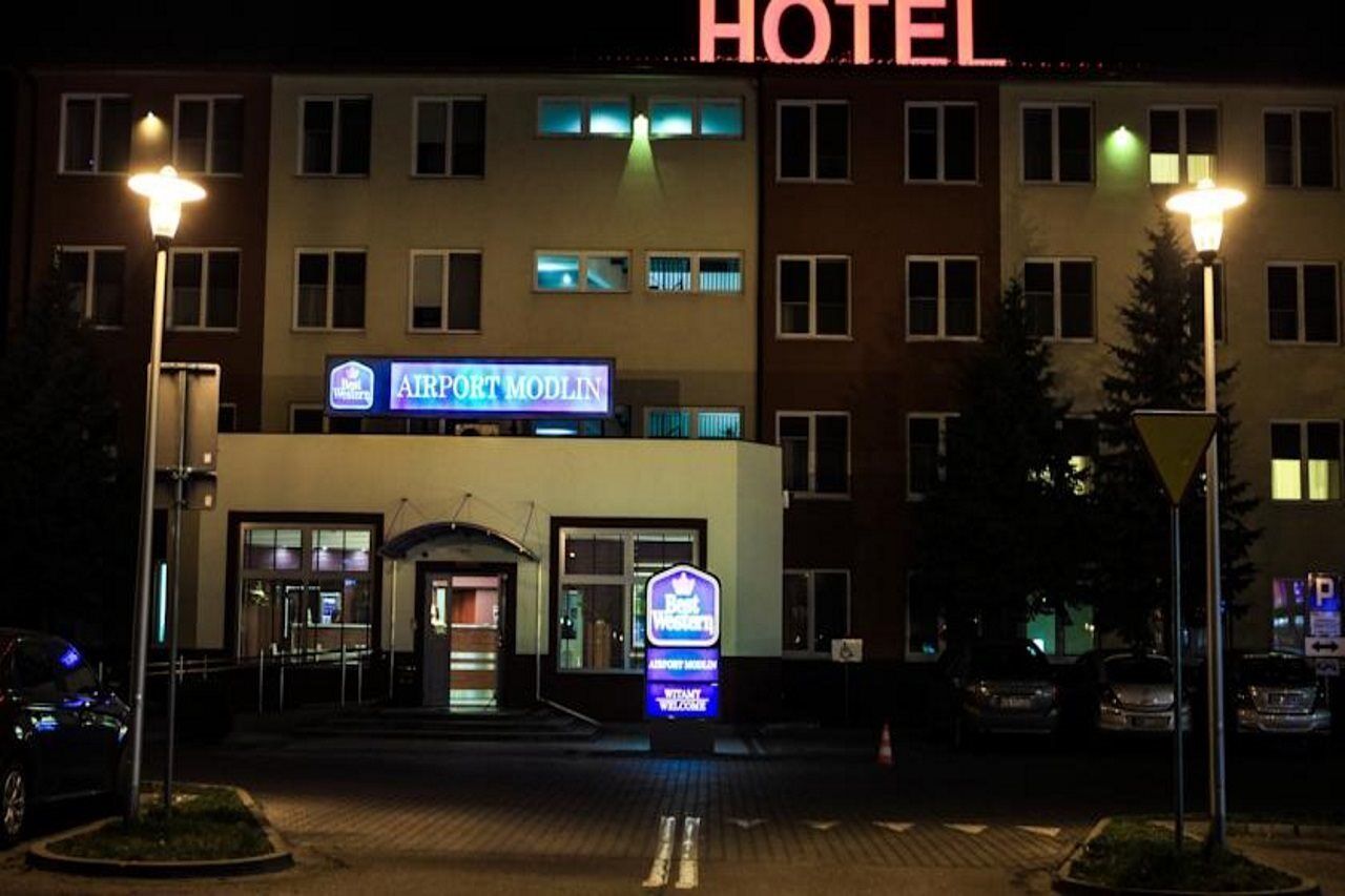 Hotel Mazovia Airport Modlin Nowy Dwór Mazowiecki Eksteriør bilde